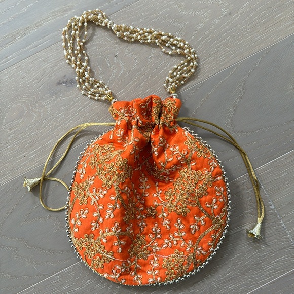 Indian style purse with pearl beaded handle - Picture 1 of 2